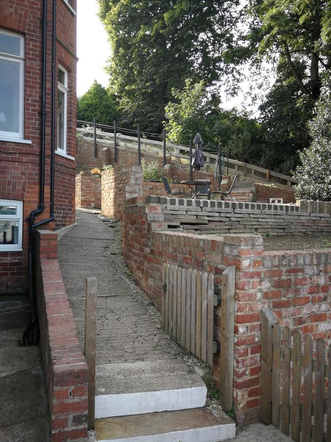 The Grove Bed and Breakfast Whitby Eksteriør billede